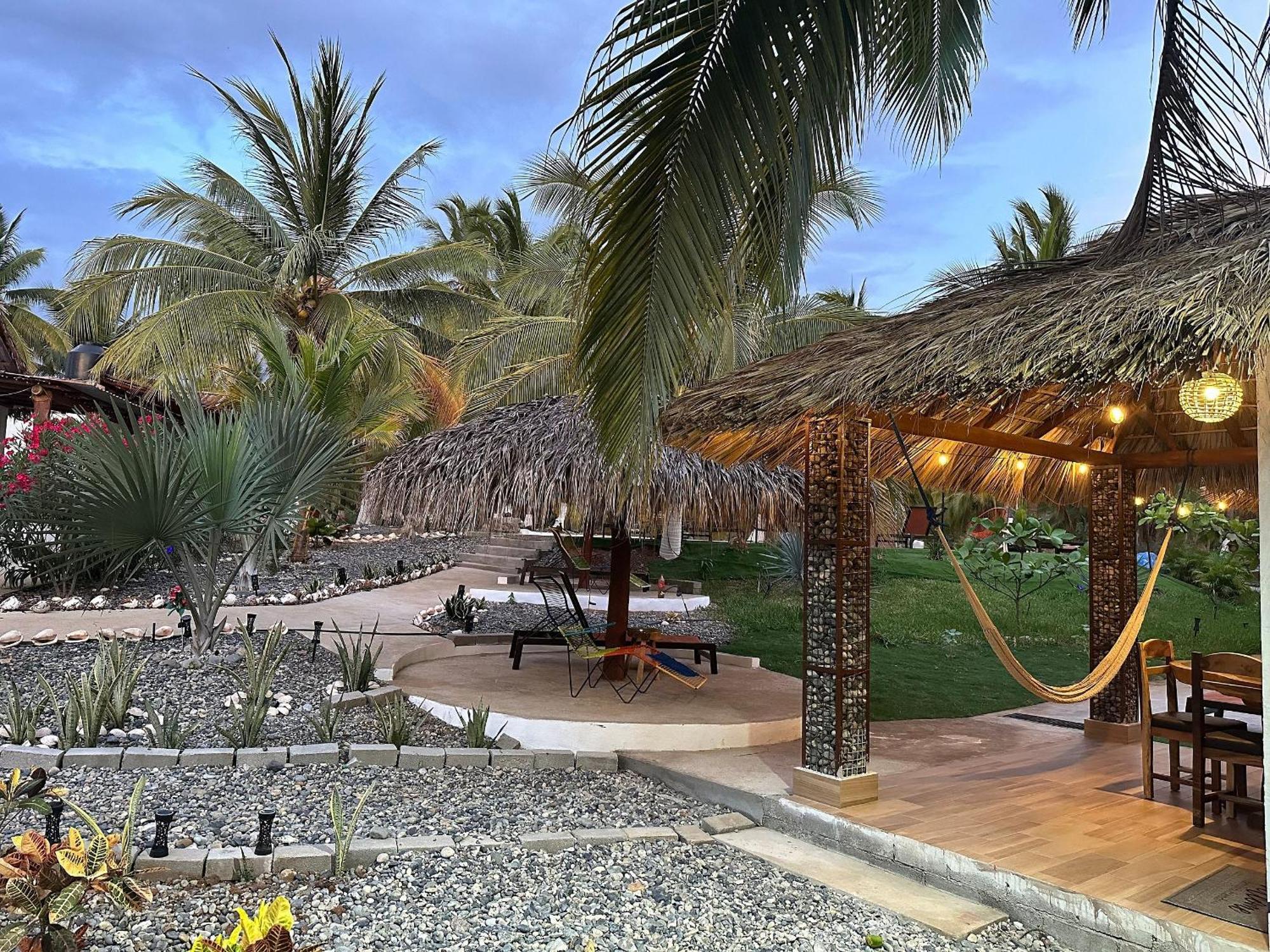 Casa Las Palmas Playa La Saladita シワタネホ エクステリア 写真